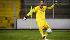 Михайлов тренира с Левски, завръща се на вратата за дербито