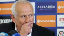 Люпко Петрович е в изкуствена кома