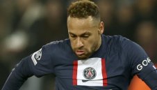 Неймар точи лиги по секси певица + СНИМКИ