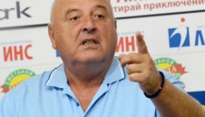 Бат Венци култов: Срещу Левски се играе "Полегнала е Тодора"