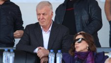 Сираков привиква трио на килимчето