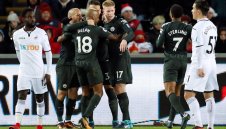 Сити с лесна победа над Суонзи, счупи рекорд на Арсенал + ВИДЕО