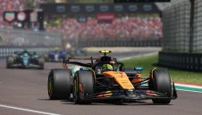 Критикуваха Макларън за пасивността, тимът се защити