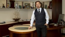 Фенове на Левски разговарят със спонсора на клуба на рождения му ден