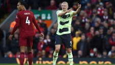 Ван Дайк разкри как спря тока на Сити и Халанд