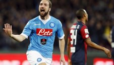 Игуаин остави слаб Наполи в битката за титлата + ВИДЕО