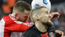 Байерн купува Ерик Дайър