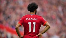 Бивш нападател на Ливърпул: Мо трябва да започне на пейката в неделя