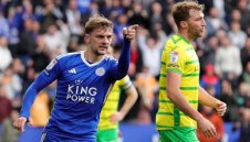 Лестър спря пропадането с важна победа над Норич