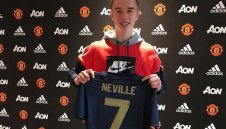 Ман Юнайтед подписа със сина на Фил Невил