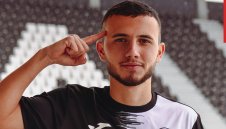 Минал през Левски и Славия парафира с Локо Пловдив