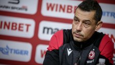 В ЦСКА развъртат метлата! Половин отбор напуска "червените"