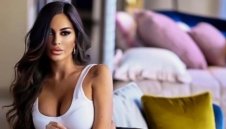 Секси журналистка ще вика за Наполи срещу Милан + СНИМКИ
