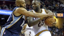 Без четирима титуляри Мемфис изненада Кливланд