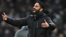 Трепери ли от уволнение? Аморим изплю камъчето