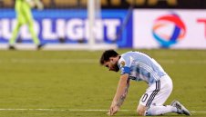 Меси е непоклатим в решението си!