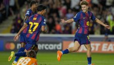 Барселона разгроми Олимпиакос с феерия от голове на „Монтжуик“