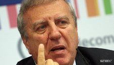 Томов запорира 100 бона от сметките на ЦСКА