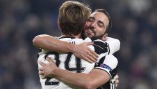 Юве резна Челси за Игуаин и Ругани