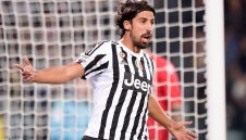 Юве вдига Сами Кедира за Лацио