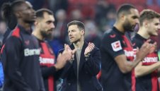 Леверкузен лети към титлата, Байерн диша прахта на аспирините