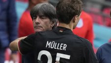 Йоги обясни защо Германия яде бой от Англия