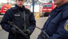 Блокират Хамбург преди дербито