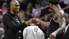 ЛеБрон плаче, след като научи за трагедията с Коби + ВИДЕО