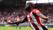 Свраките поглеждат към друг нападател след разочарованието с Екитике