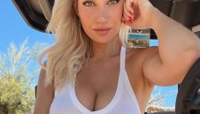 Пейдж играе без бельо и се фука с огромни... възможности + СНИМКИ