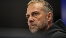 Флик се майтапи с Реал и Атлетико