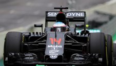 От Мерцедес вече са говорили с Алонсо