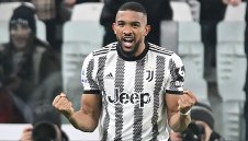 Юве чака оферта от Тотнъм за Бремер