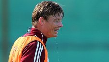 Още лоши новини за Мортен Олсен преди двубоя с Холандия