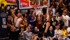 Жокера се развихри с чудовищен мач, Брънсън потопи Индиана