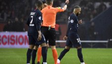 Цял свят се смее на Неймар заради червения картон и карнавала в Рио + ВИДЕО