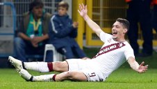 Белоти на крачка от Ман Юнайтед