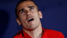 Барса обработва Гризи със съобщения