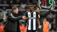 Исак ще продължи да се готви сам, а бъдещето му остава неясно