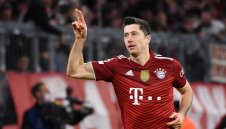 Левандовски отвя Меси и Роналдо