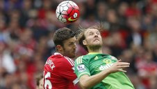 Юнайтед остава без Карик и Ерера за мача с Волфсбург