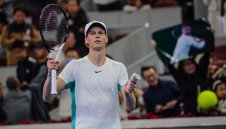 Палачът на Гришо ще играе с Медведев на финала в Пекин