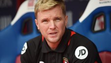 Eди Хау е отдаден на Борнемут