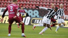 Звездата на Локо Пловдив с тежки закани към Ботев Пловдив