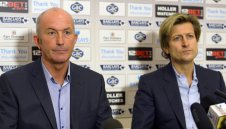 Тони Пюлис олеква с 3,5 милиона паунда