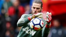 Юнайтед дава по 350 000 седмично на Де Хеа