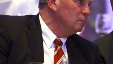 Ули Хьонес: След мача с Арсенал имах нужда от уиски