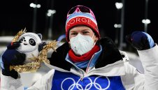 Клаебо защити титлата си, вече е с четири златни медала от олимпиади