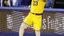 Лошо за ЛА Лейкърс: ЛеБрон аут поне за месец