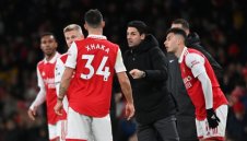 Гола фенка утеши Арсенал за изпуснатата титла + СНИМКИ